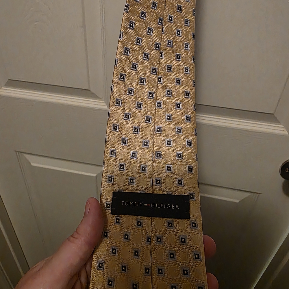 Vintage Tommy Hilfiger Yellow Patterned Tie